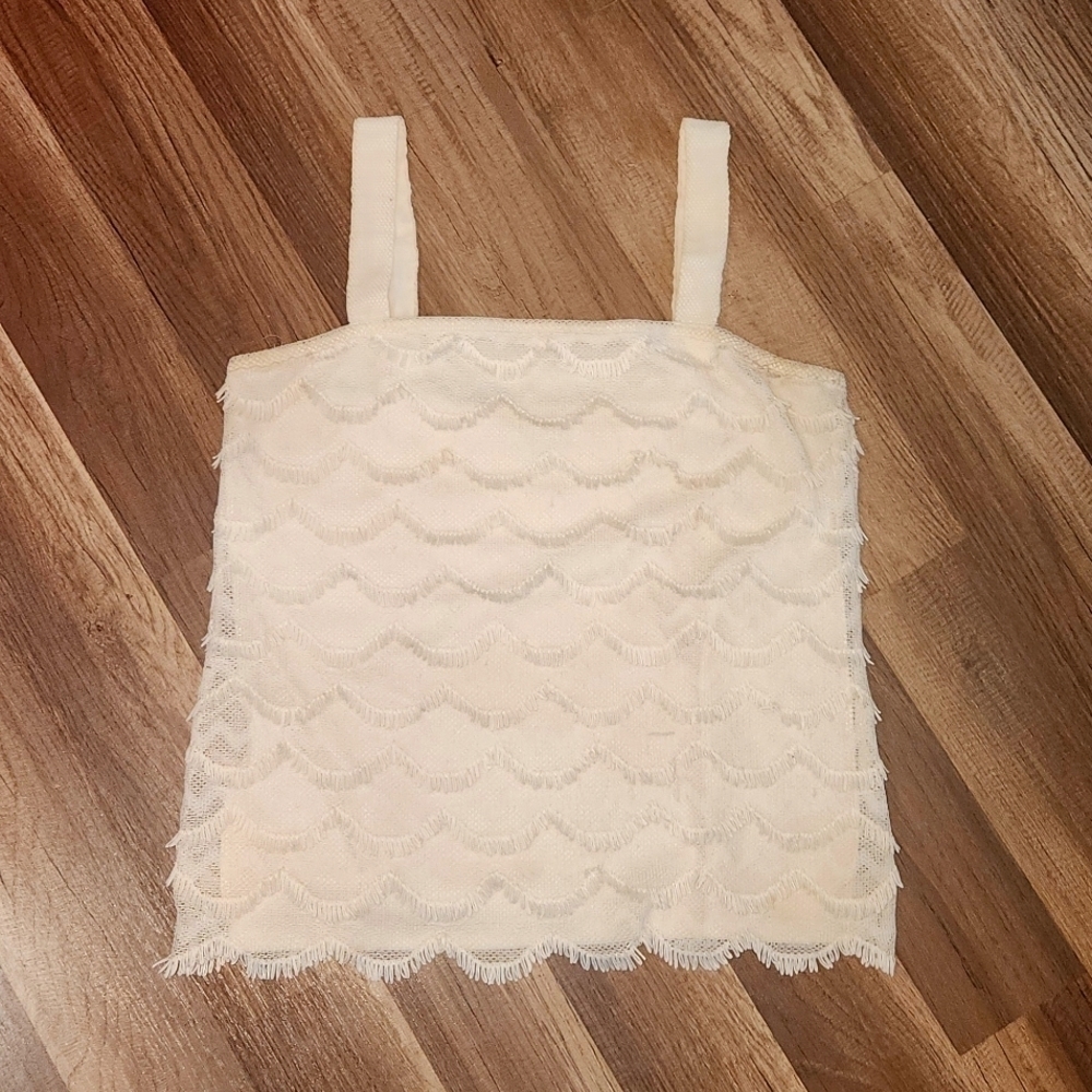 Ann Taylor Scalloped Fringe Tank Top Size Medium Cream